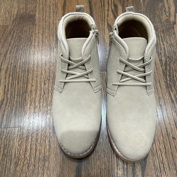 NEW KIDS' GABRIEL CHUKKA BOOT IN TAN ROOT Size 4 - Picture 4 of 9